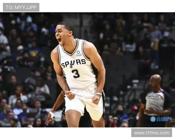 科林斯：任何阵容成功的关键在于正确的打法与团队合作精神